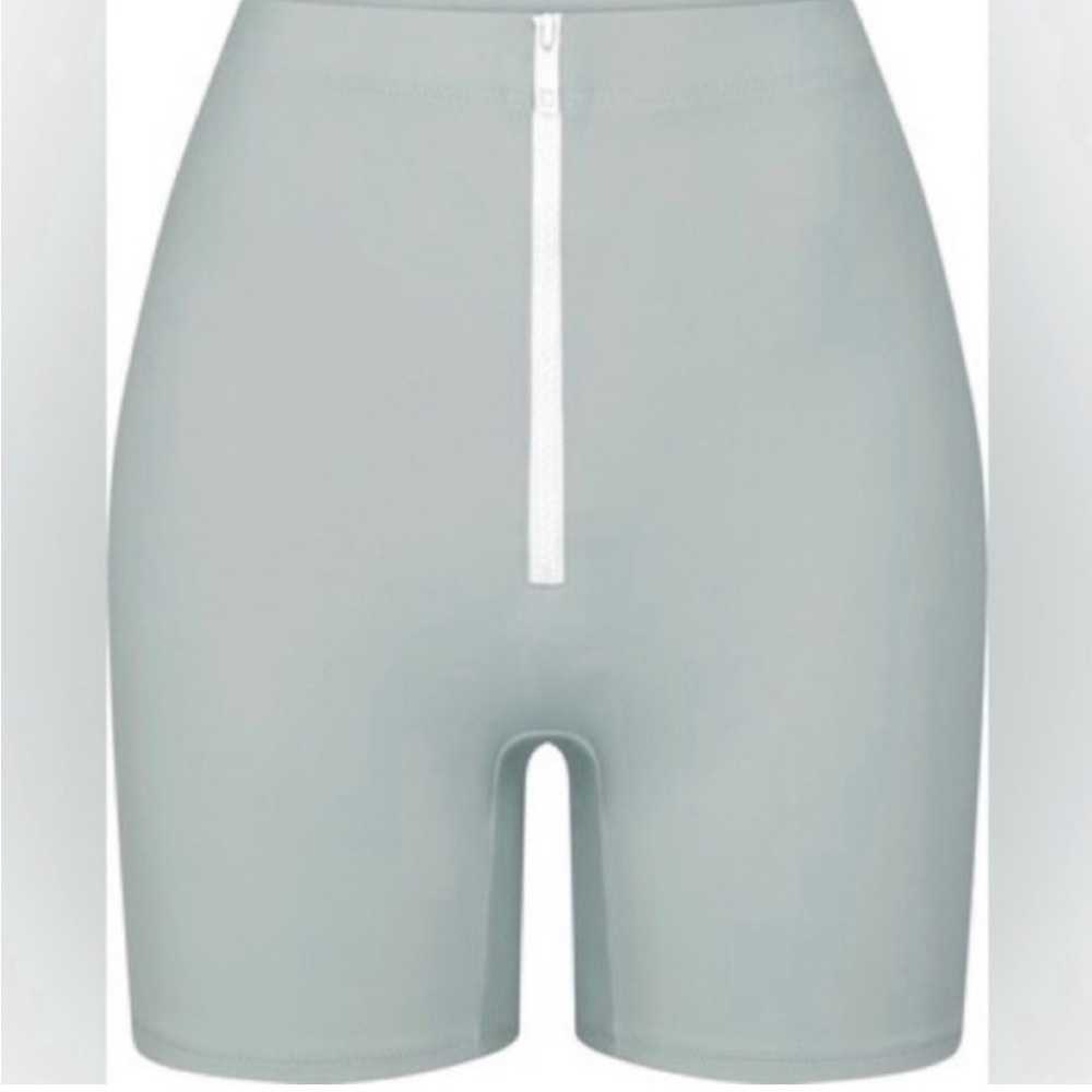Skims Swim Zipper short​